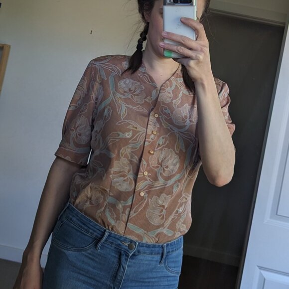 Stunning floral vintage button down shirt, short sleeve, Jouve, size 8 US - Picture 8 of 14